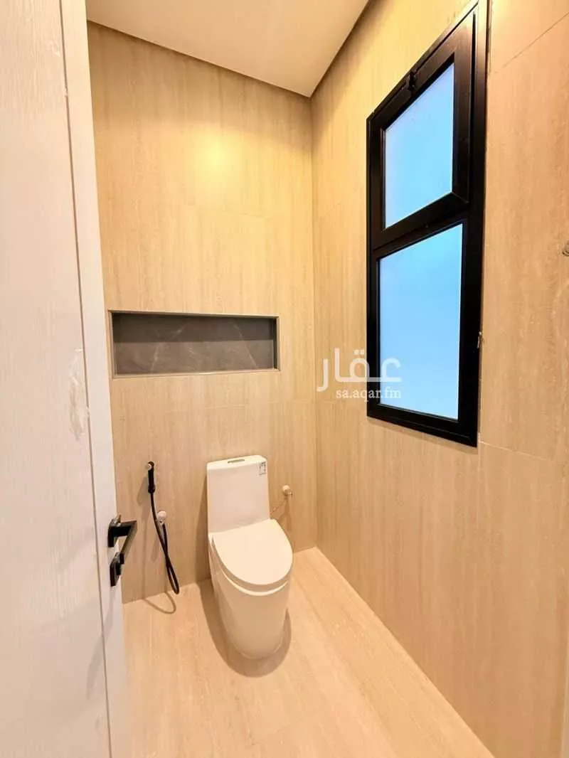 6 bedroom villa in Al Amwaj 20