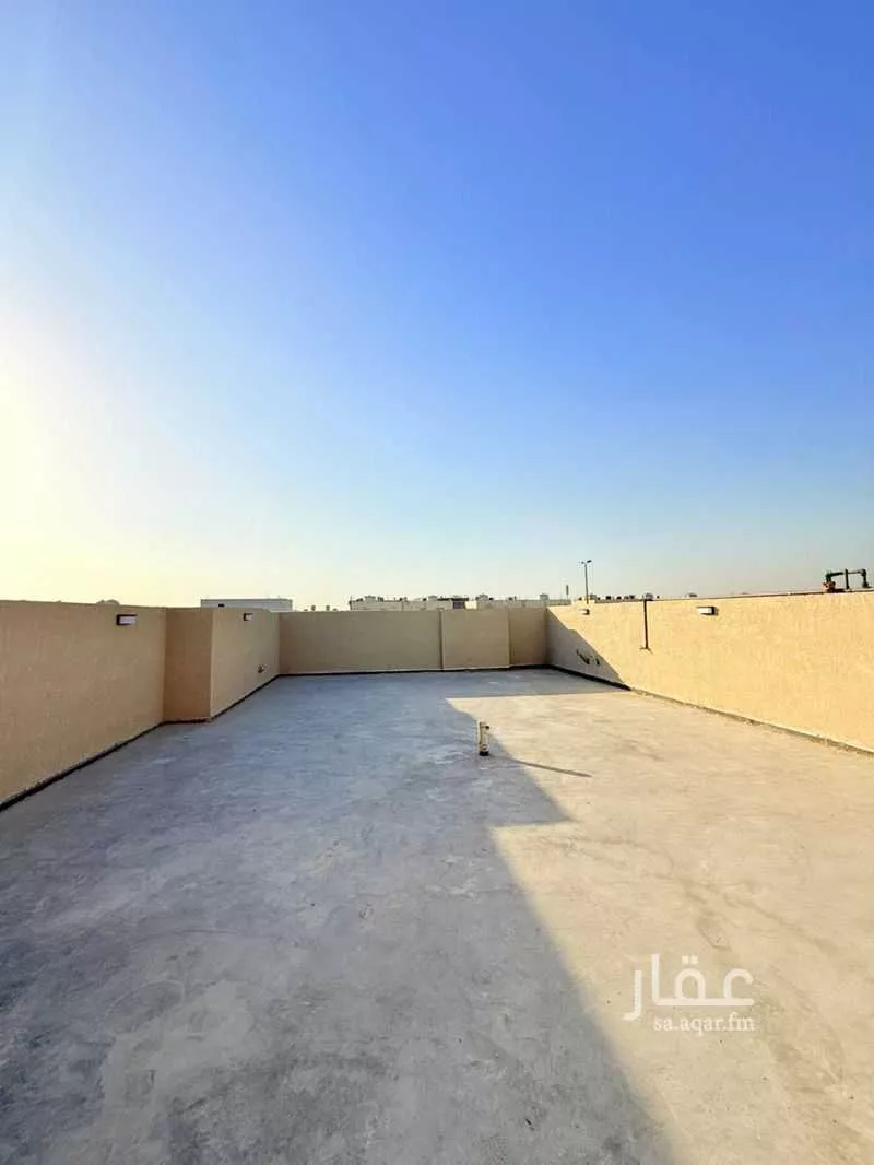 6 bedroom villa in Al Amwaj 23