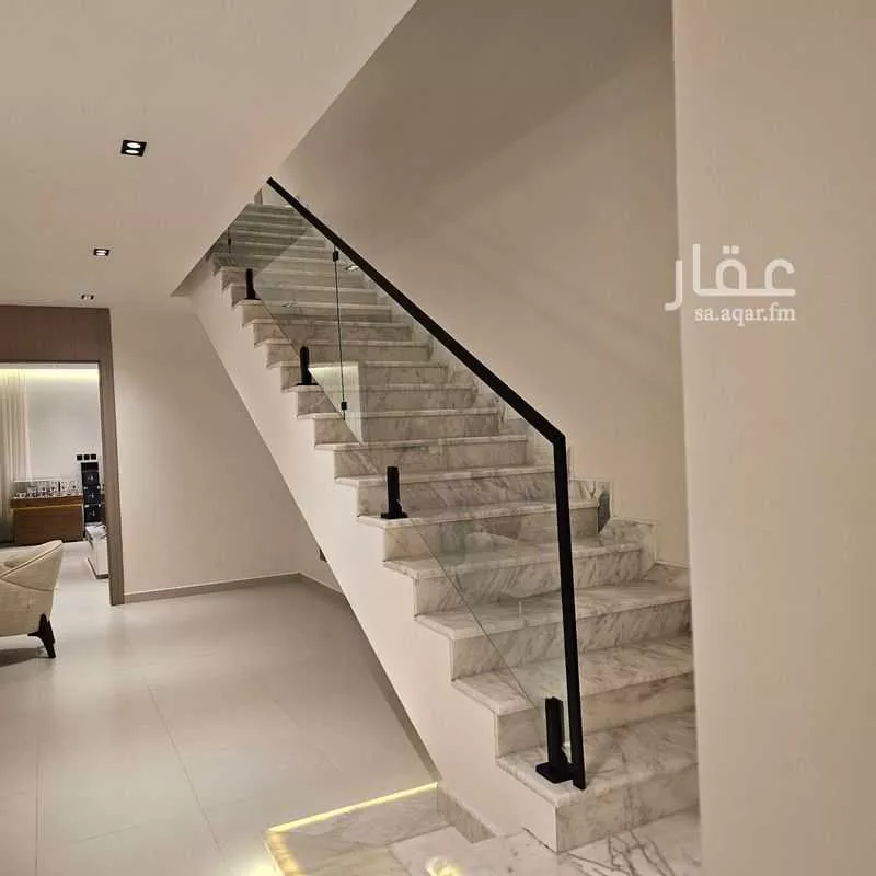 فيلا 5 غرف في الصواري 20
