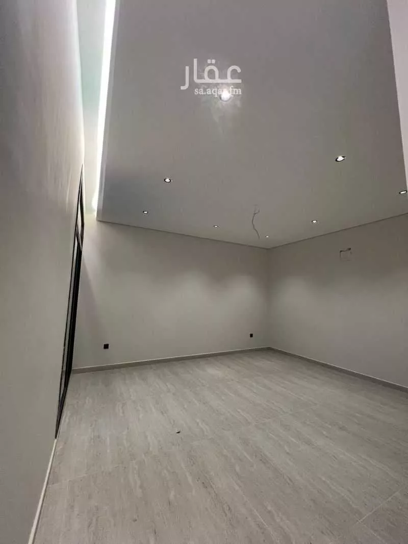 فيلا 8 غرف في الشراع 6