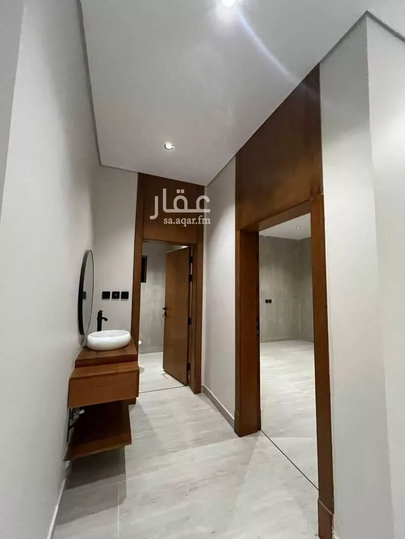 فيلا 8 غرف في الشراع 8