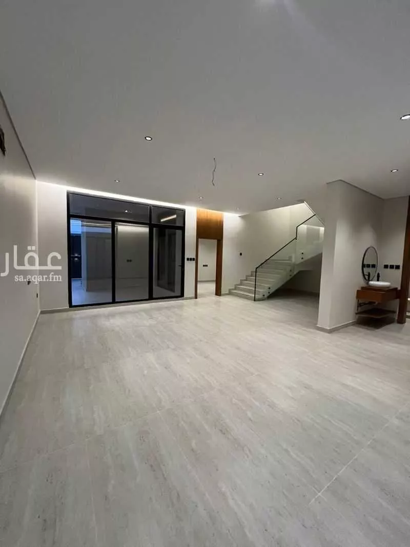 فيلا 8 غرف في الشراع 9