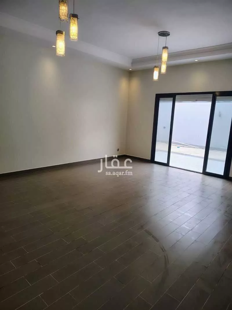 4 bedroom villa in Al Buhairah 2