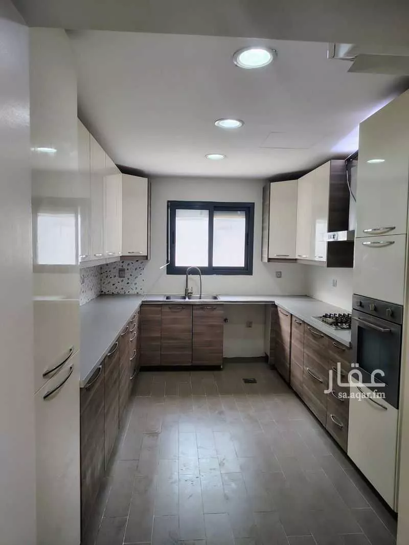 4 bedroom villa in Al Buhairah 5