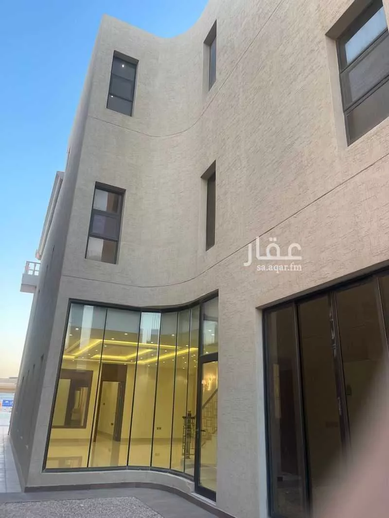 8 bedroom villa in Al Bahr 10