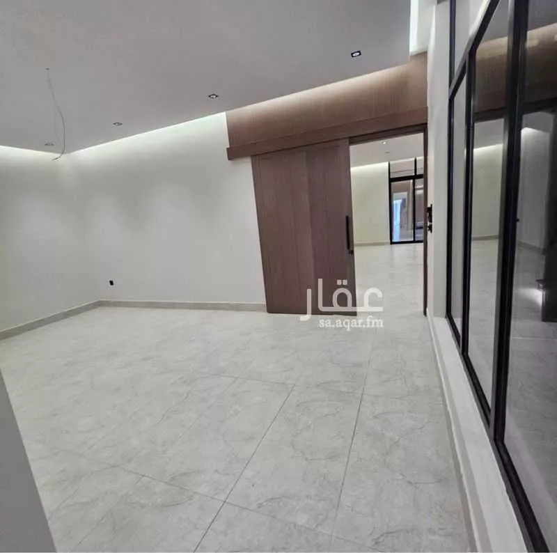 8 bedroom villa in At Tahliyah 5