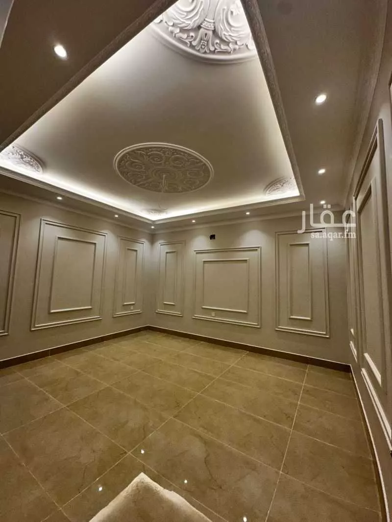 فيلا 5 غرف في الشراع 4