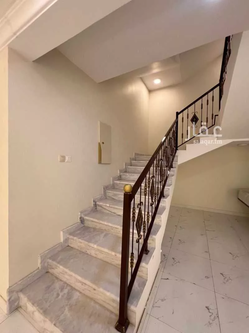 5 bedroom villa in As Sawari 4