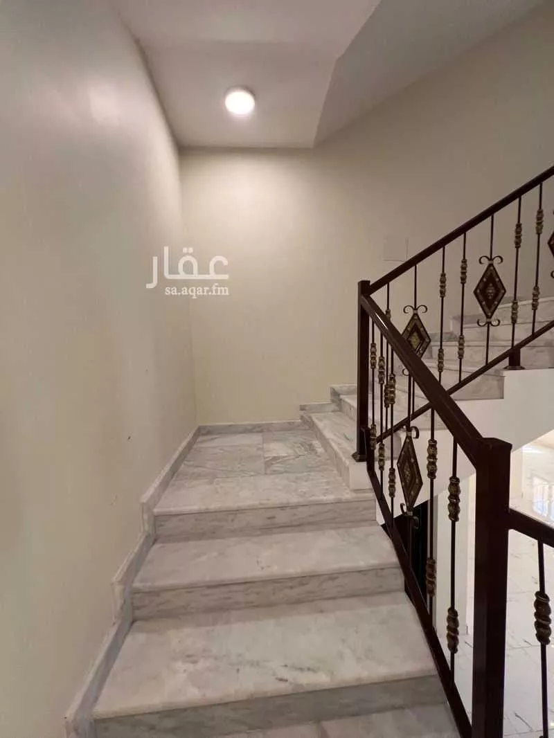 5 bedroom villa in As Sawari 8