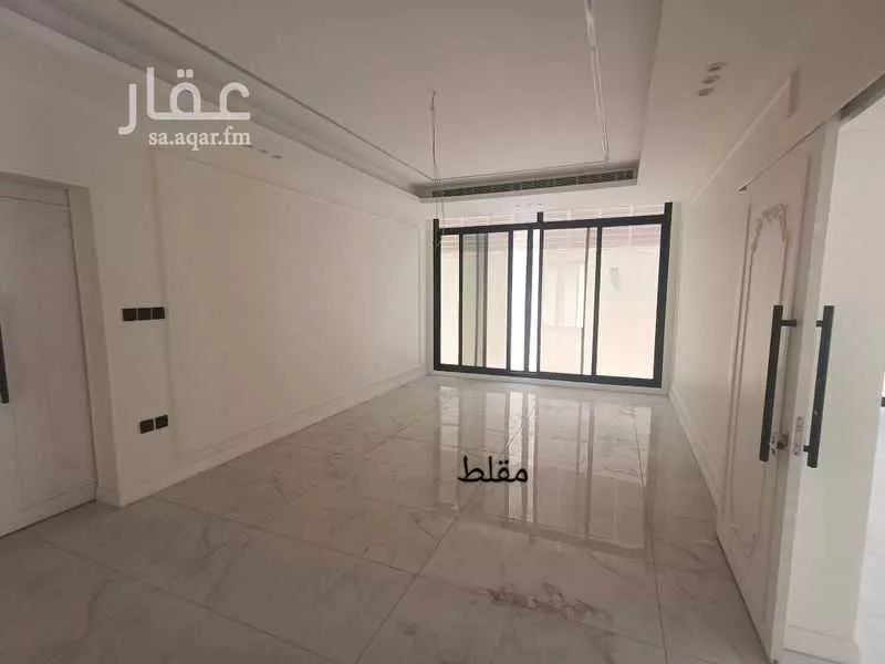 5 bedroom villa in Al Yarmouk 9