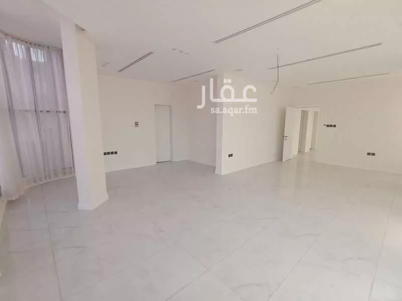 5 bedroom villa in Al Yarmouk 3