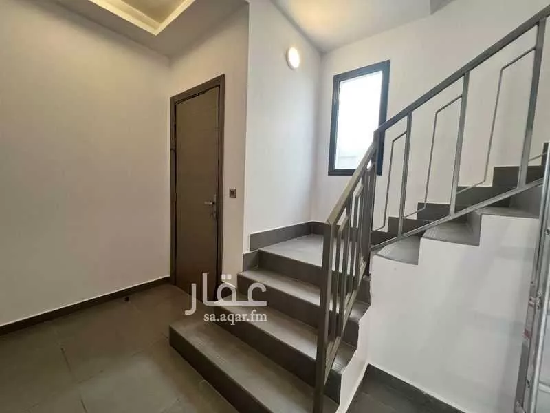 فيلا 5 غرف في البحيرة 7