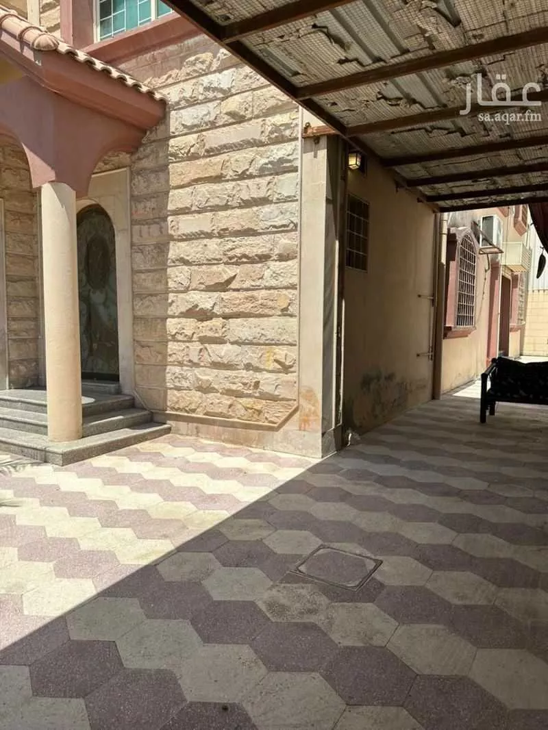 6 bedroom villa in Al Khuzama 3