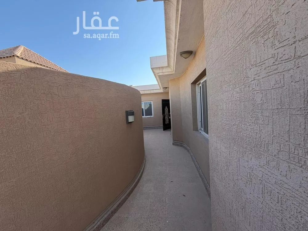 فيلا 6 غرف في الشراع 15