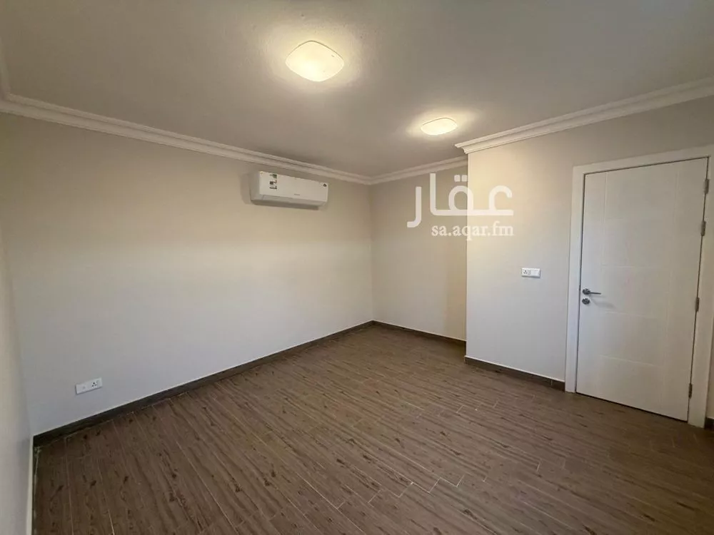 فيلا 6 غرف في الشراع 18