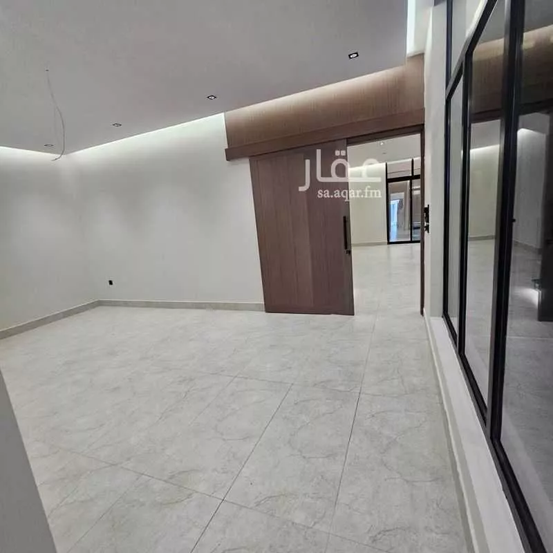 8 bedroom villa in At Tahliyah, Eastern Province 12