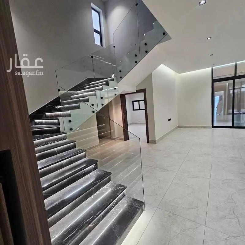 8 bedroom villa in At Tahliyah, Eastern Province 13