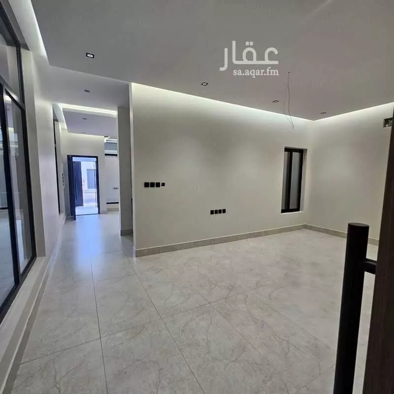 8 bedroom villa in At Tahliyah, Eastern Province 17