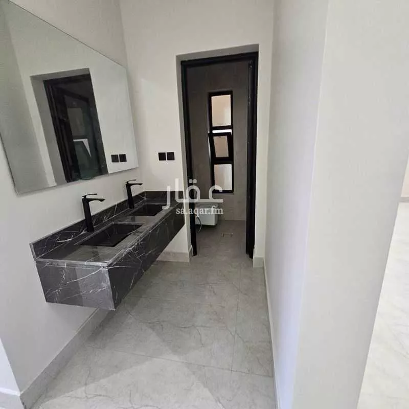 8 bedroom villa in At Tahliyah, Eastern Province 23