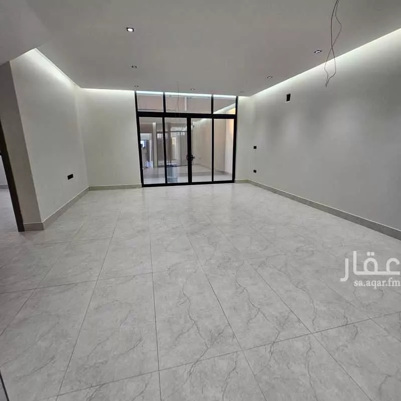 8 bedroom villa in At Tahliyah, Eastern Province 24