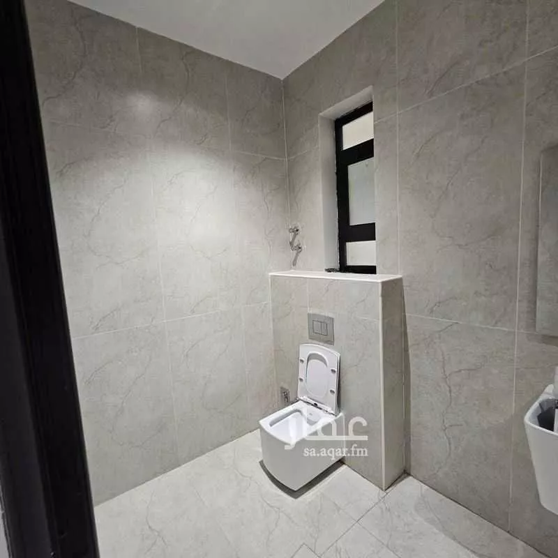 8 bedroom villa in At Tahliyah, Eastern Province 25