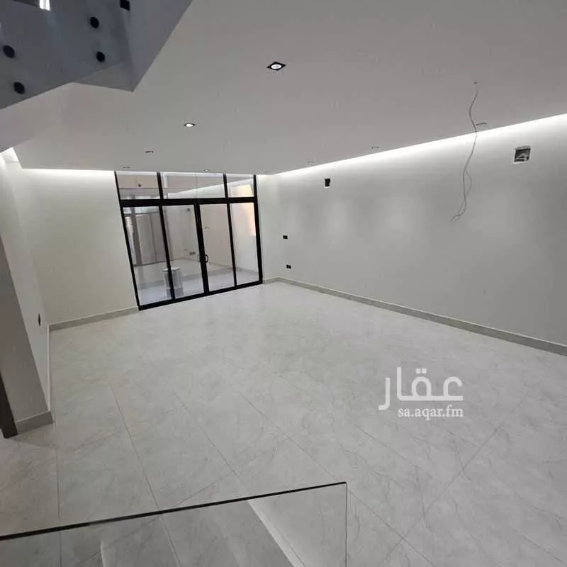 8 bedroom villa in At Tahliyah, Eastern Province 4