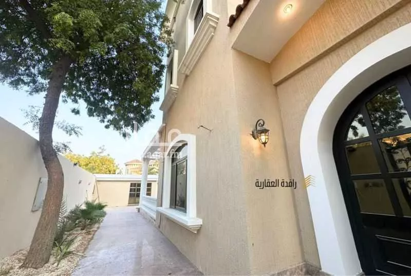 8 bedroom villa in Al Khuzama 4