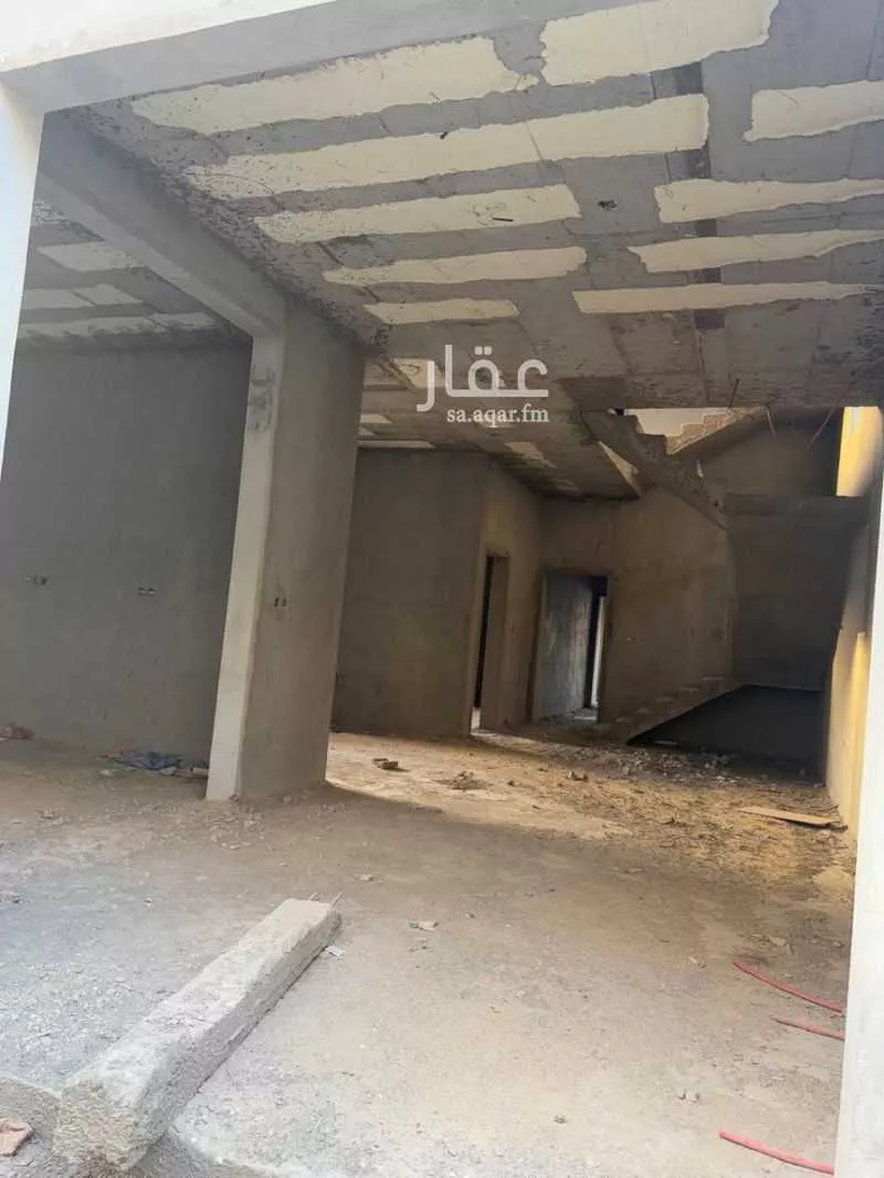 فيلا 6 غرف في الشراع 8