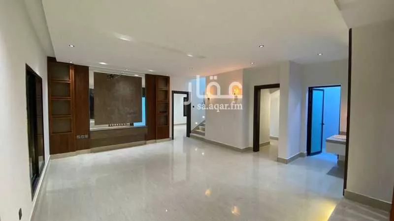 5 bedroom villa in Al Aqiq 5