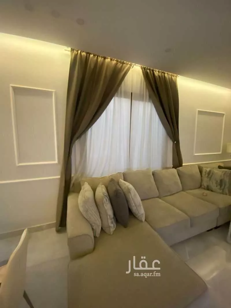 فيلا 8 غرف في العقيق 8