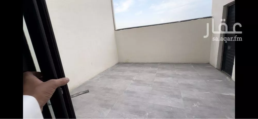 فيلا 8 غرف في اللؤلؤ 9