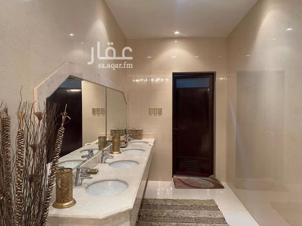 6 bedroom villa in Al Khuzama 12