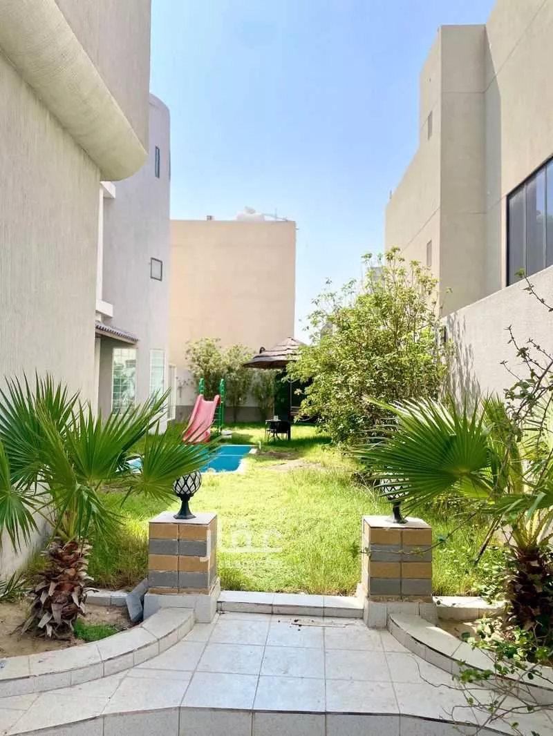 5 bedroom villa in Al Buhairah 5