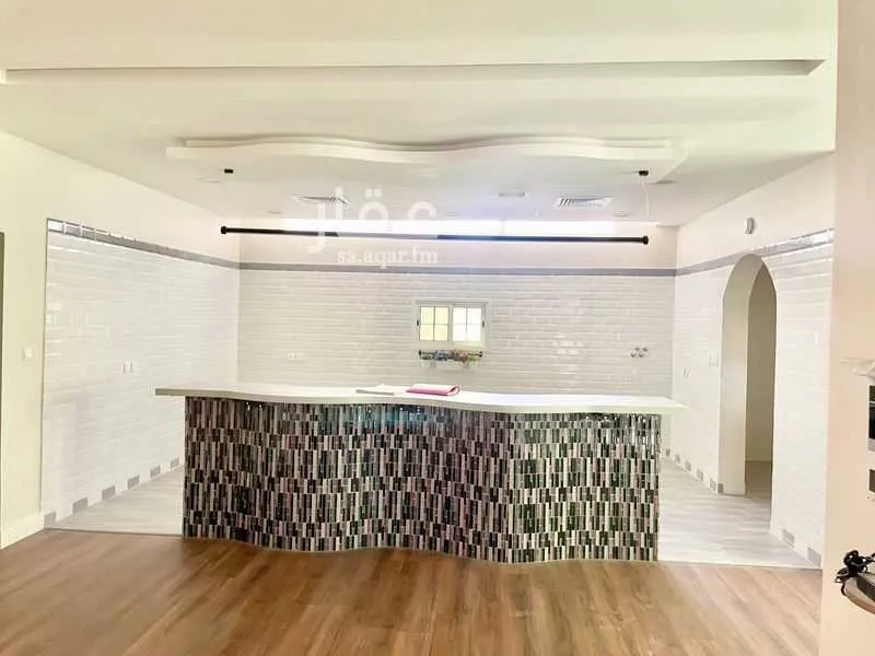 5 bedroom villa in Al Buhairah 6