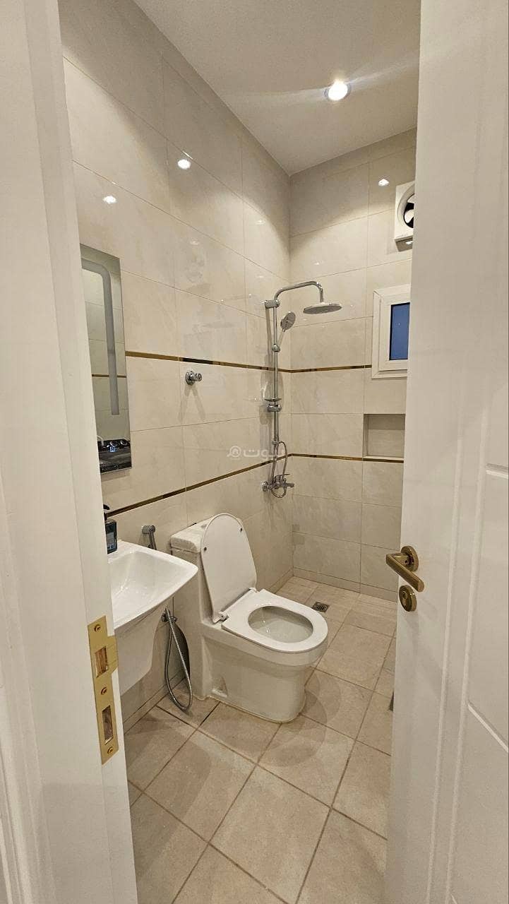 5 bedroom apartment in Bani Bayadah, Madinah 6