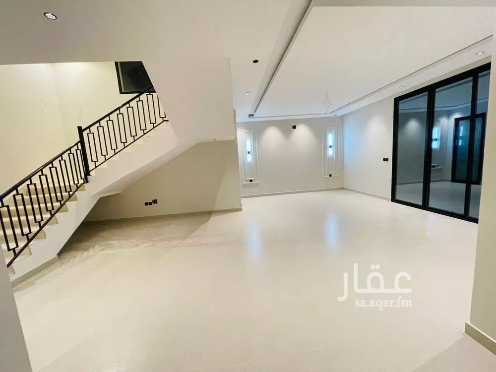 6 bedroom villa in As Sawari 5