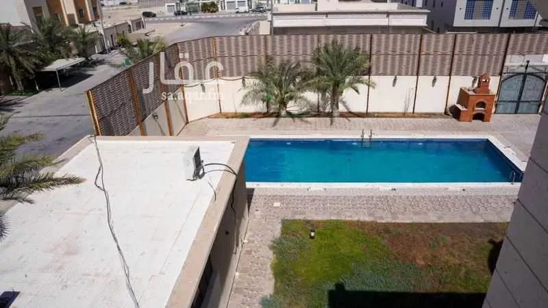 فيلا 5 غرف في الشراع 9