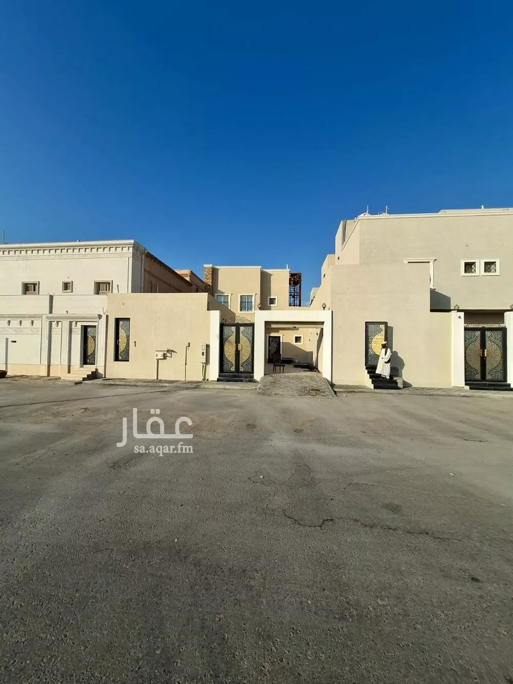فيلا 8 غرف في الشراع 6