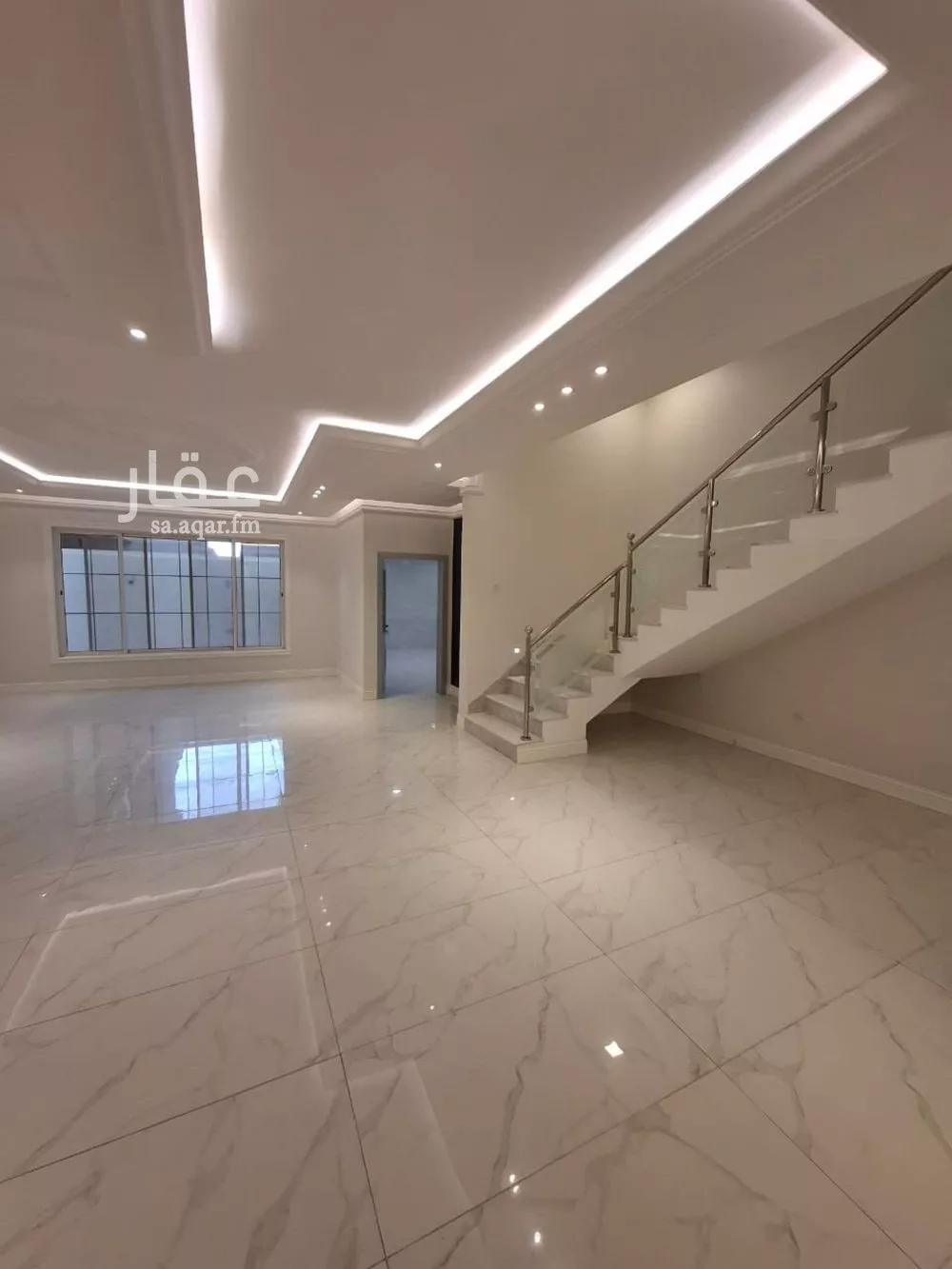 8 bedroom villa in Al Buhairah 5