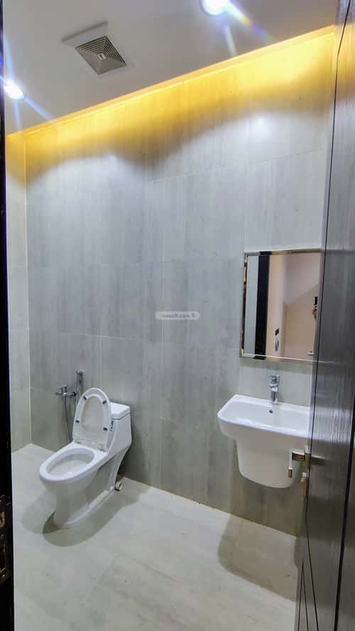 6 bedroom apartment in Al Janadriyah 14