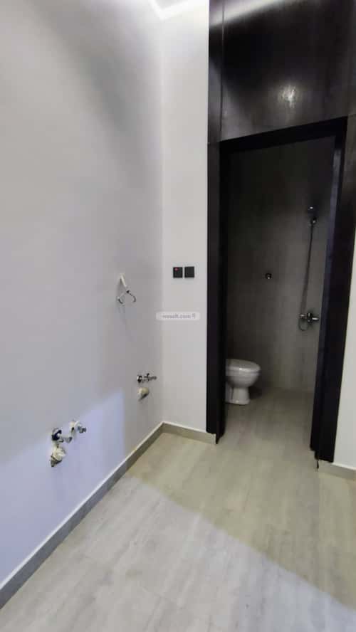 6 bedroom apartment in Al Janadriyah 6