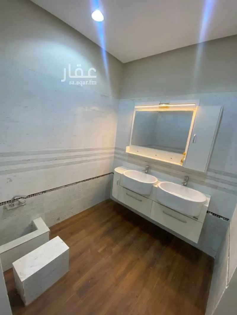 5 bedroom apartment in Al Buhairah 8