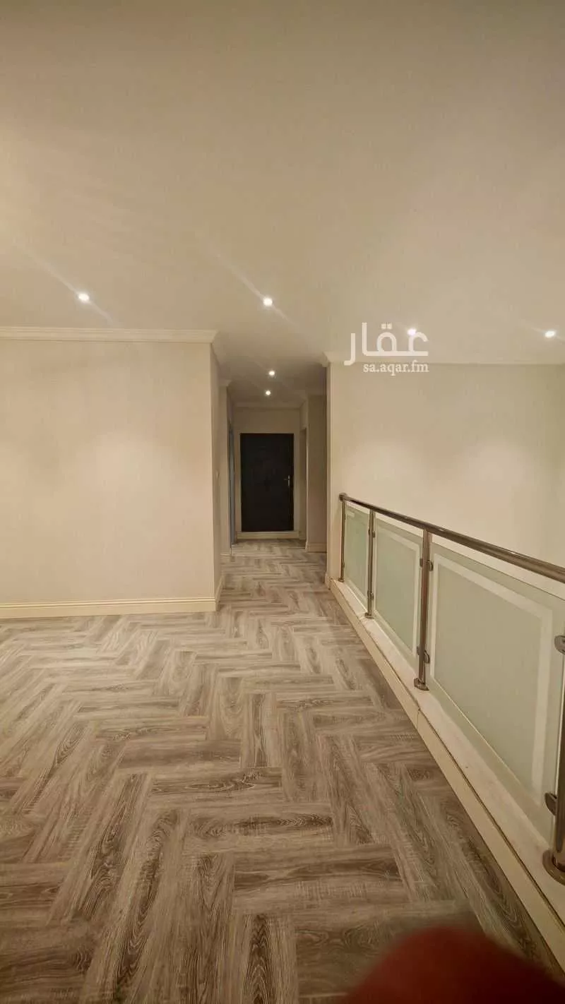 فيلا 5 غرف في البحيرة 15