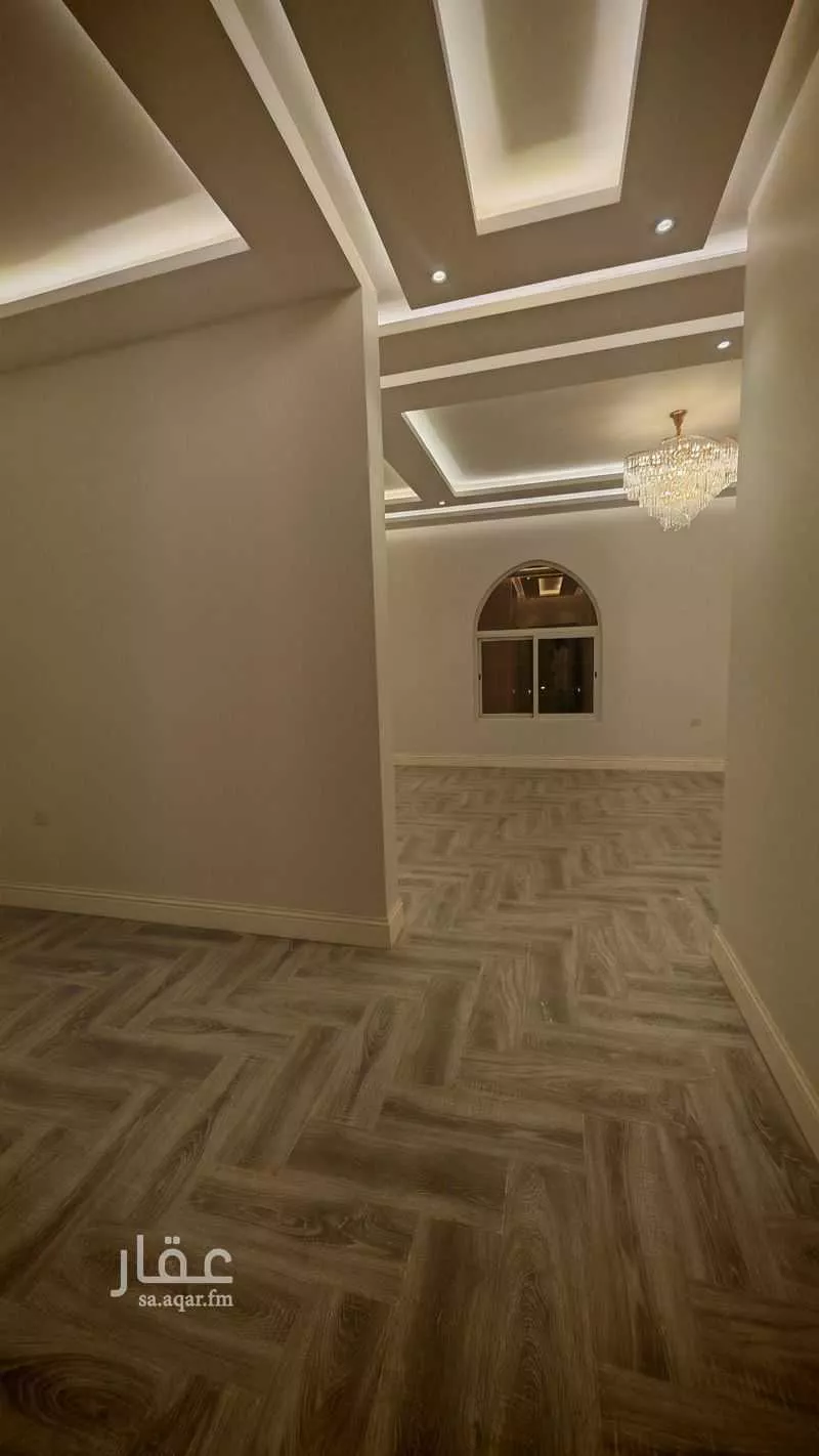 فيلا 5 غرف في البحيرة 8