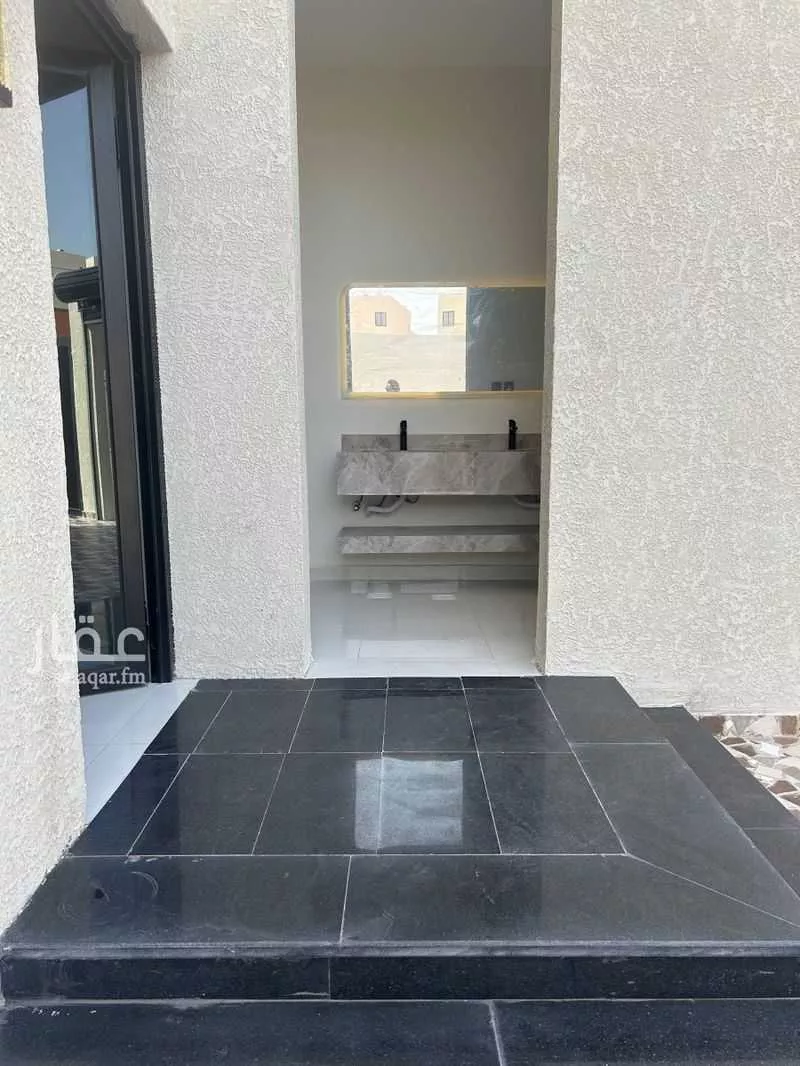 6 bedroom villa in Al Aqiq 4