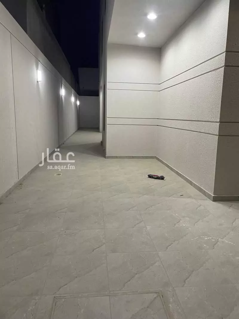 8 bedroom villa in Al Amwaj 4