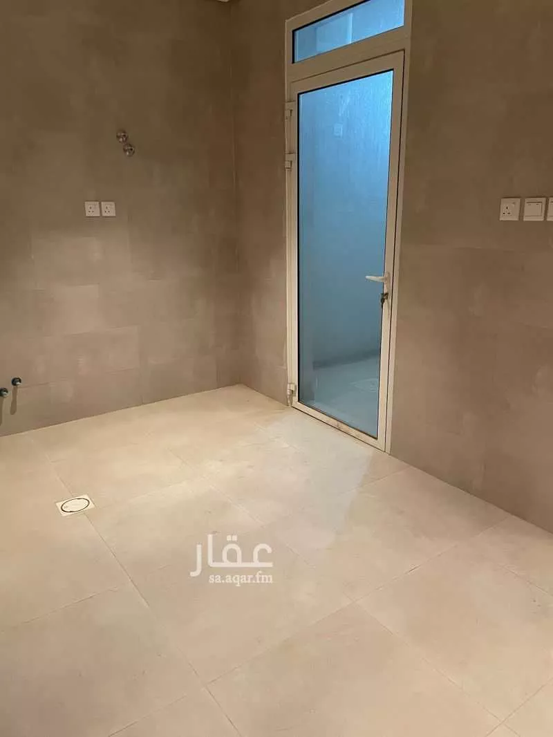 8 bedroom villa in Al Amwaj 6