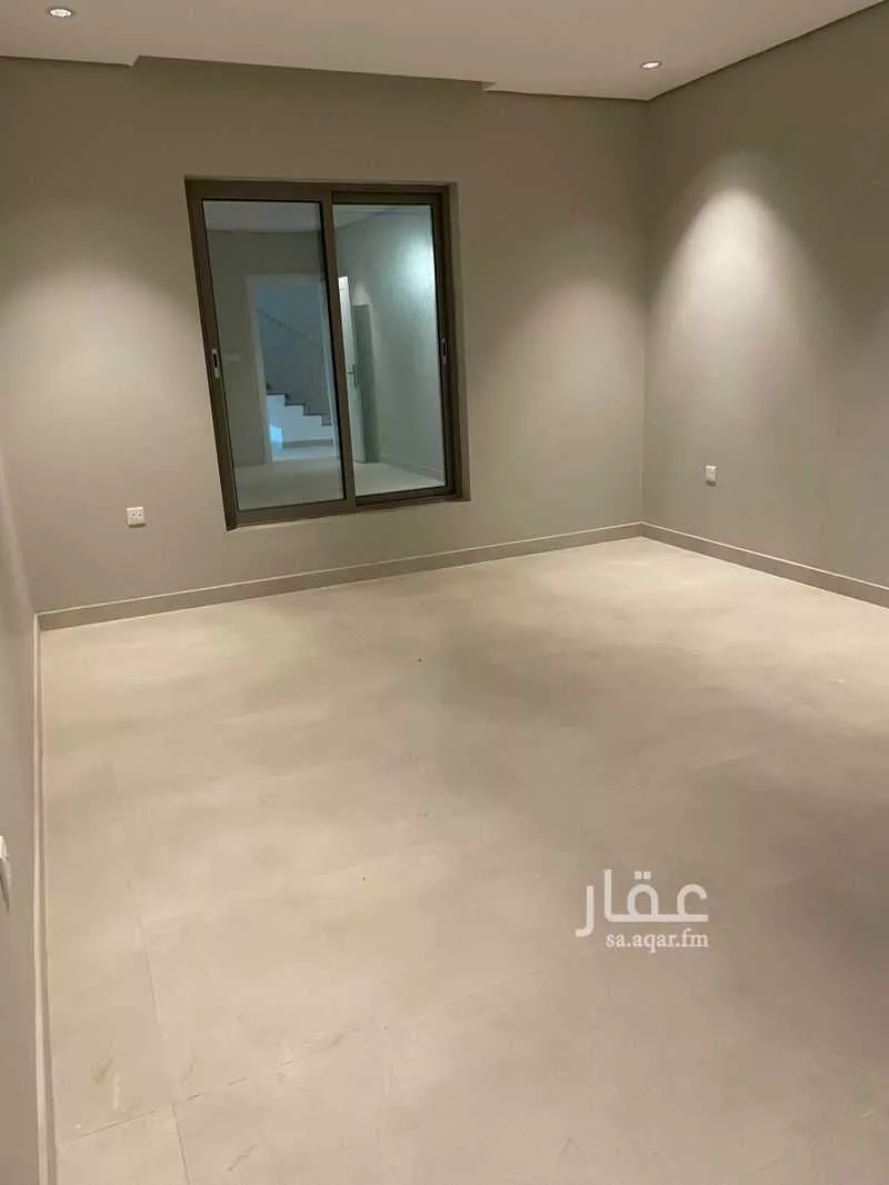 8 bedroom villa in Al Amwaj 8