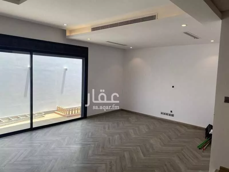 5 bedroom villa in Al Rawdah 4