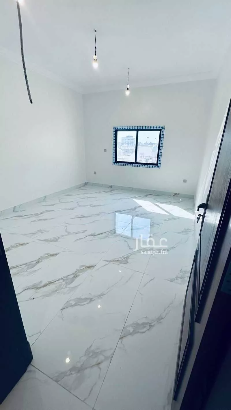 6 bedroom villa in Al Aziziyah 15